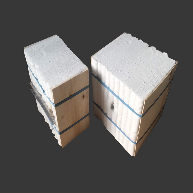 Ceramic fiber module for industrial furnace insulation